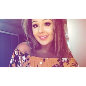 Meet your Posher, Carli